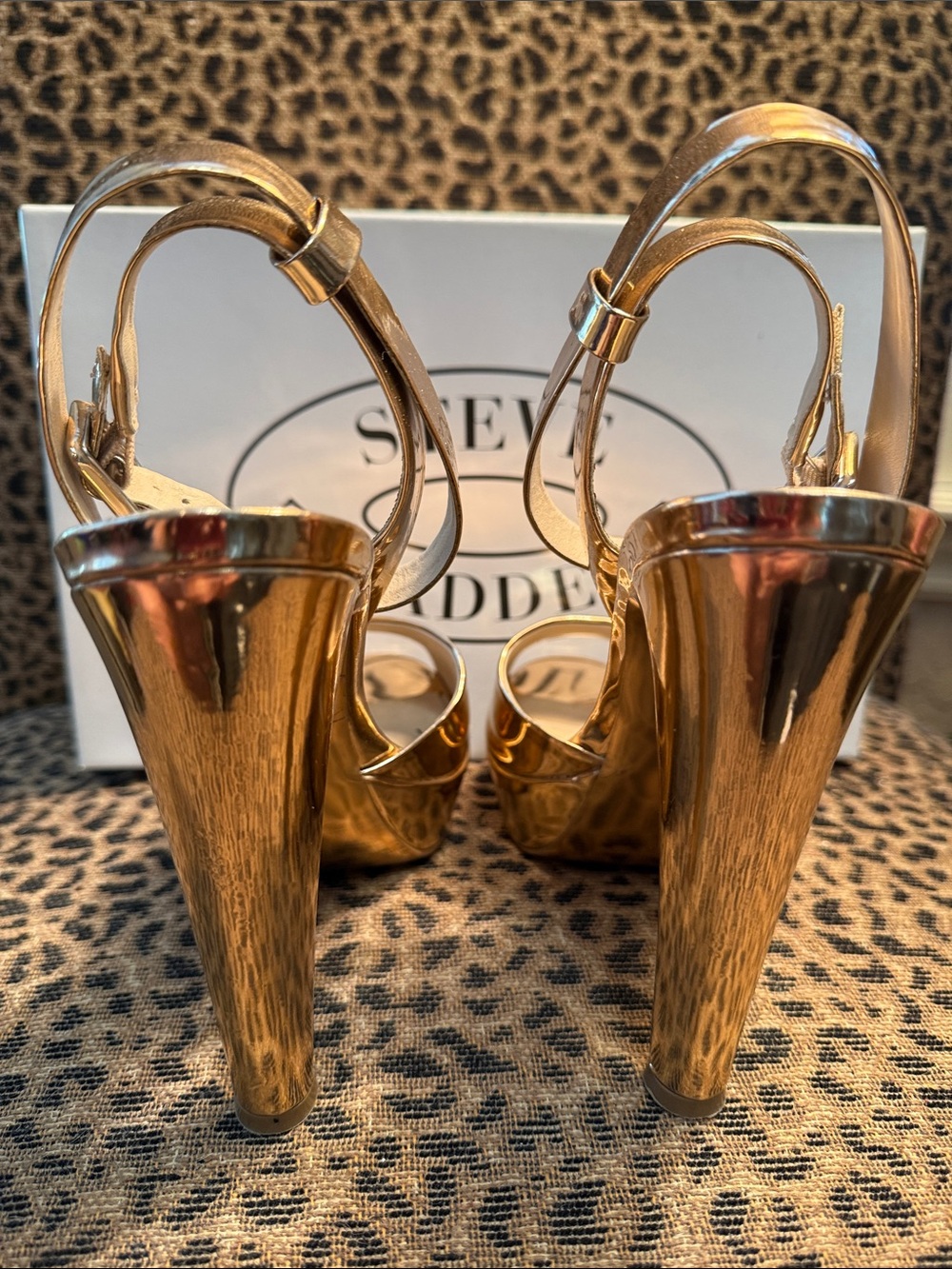 Steve Madden Metallic Gold Platform Heels. Worn Once. 4” Heel. - Picture 4 of 8